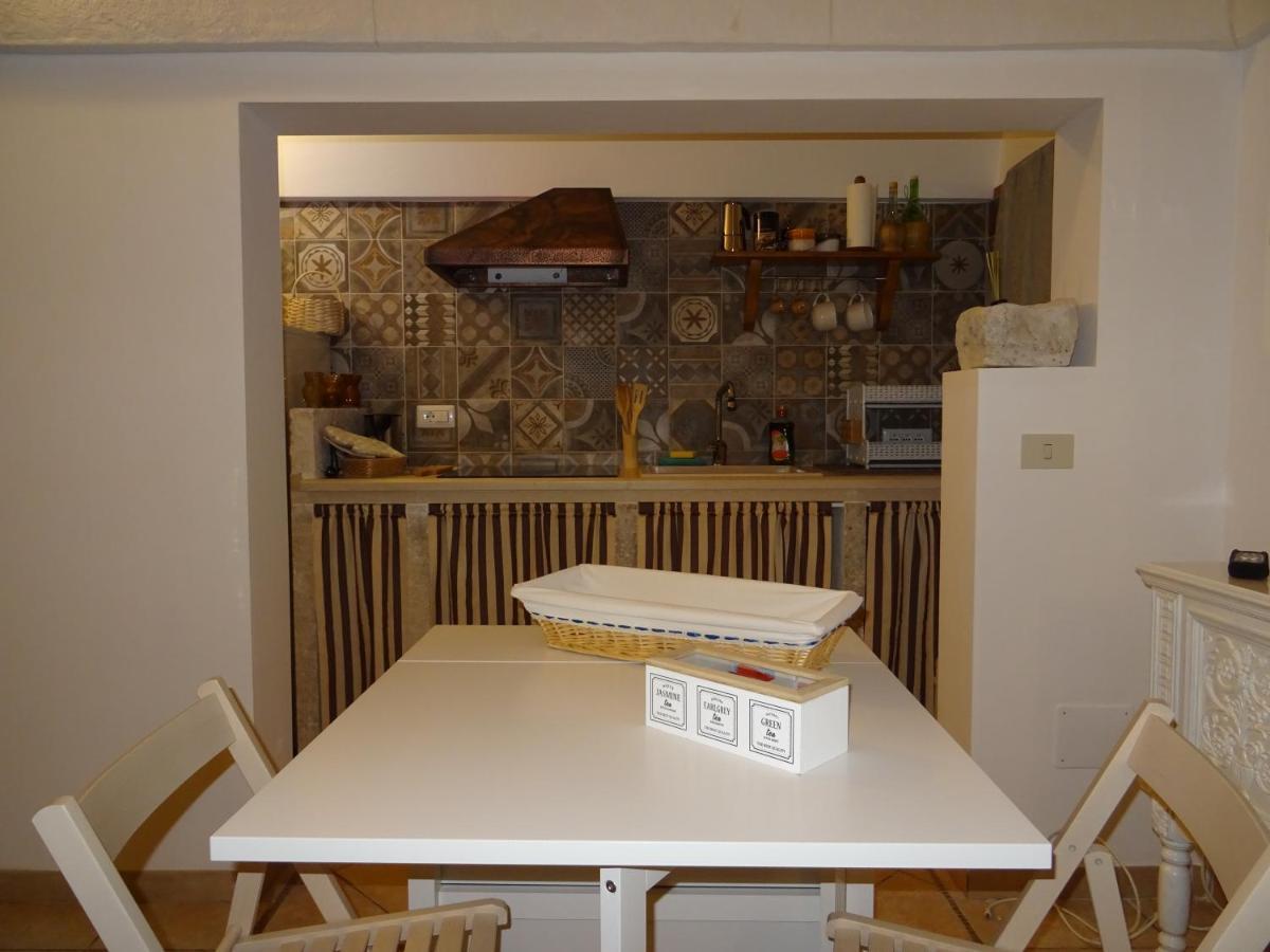 Pensjonat Trulli Di Zia Tata Locorotondo Zewnętrze zdjęcie