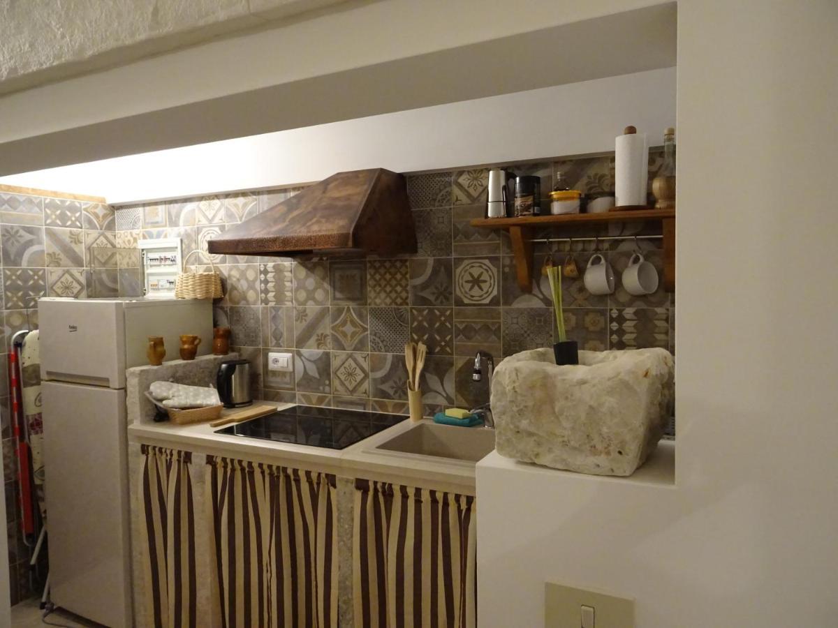 Pensjonat Trulli Di Zia Tata Locorotondo Zewnętrze zdjęcie
